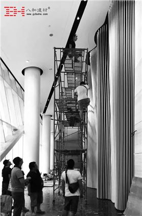 【歡迎品鑒】廣州藝術(shù)背景墻異型鋁單板安裝完工-八和建材